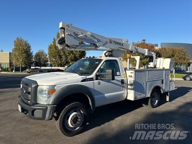Ford F-550 Podnośniki koszowe