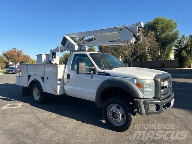 Ford F-550 Podnośniki koszowe