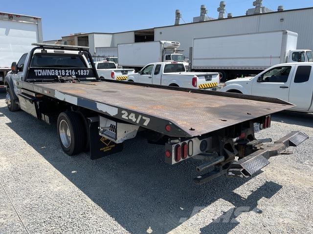 Ford F-550 Samochody ratownicze pomocy drogowej