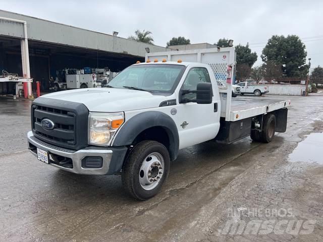 Ford F-550 Ciężarówki typu Platforma / Skrzynia