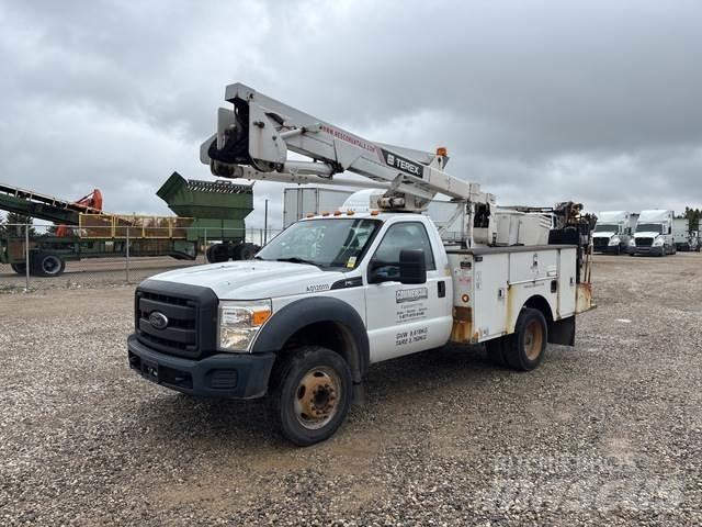 Ford F-550 Podnośniki koszowe