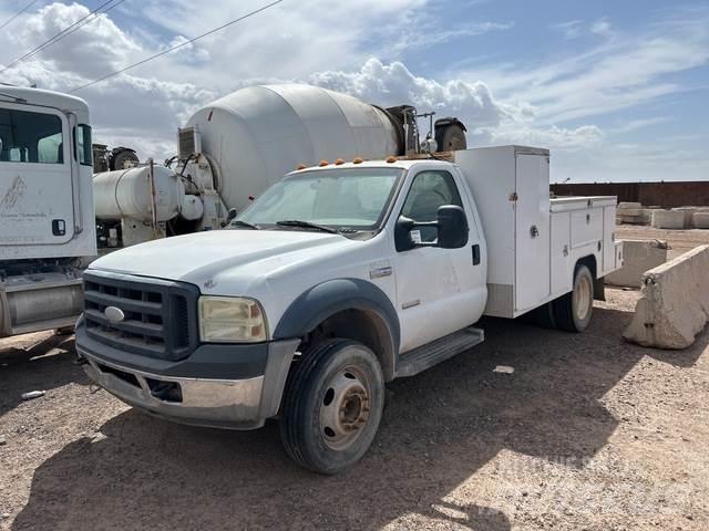 Ford F-550 Pick-upy / Pojazdy z otwieranymi burtami