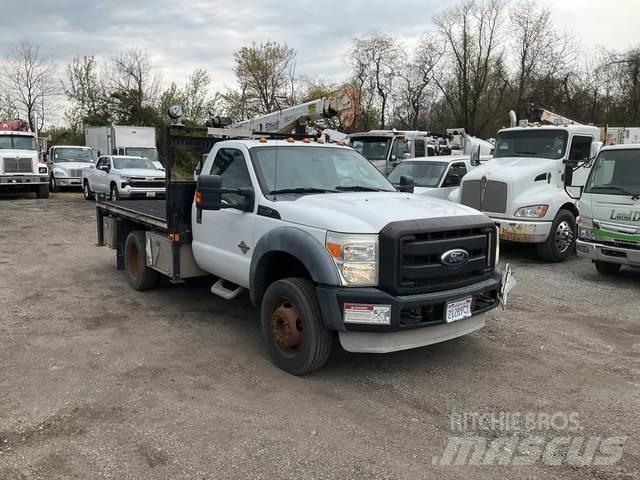 Ford F-550 Ciężarówki typu Platforma / Skrzynia
