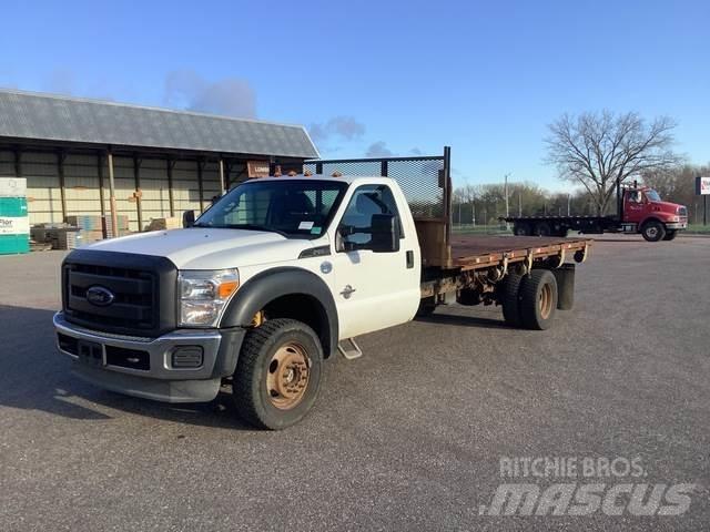 Ford F-550 Ciężarówki typu Platforma / Skrzynia