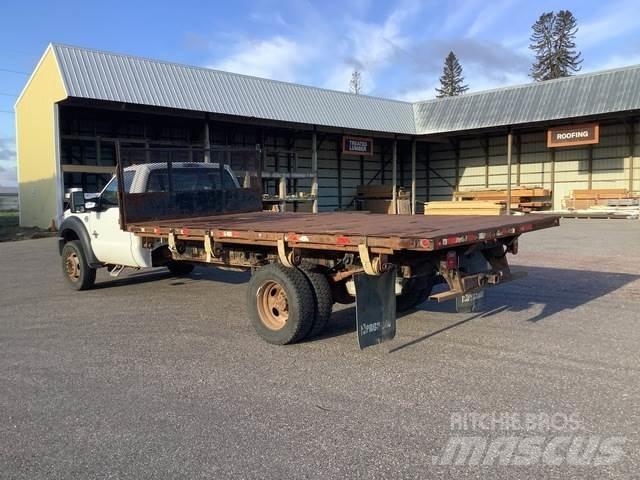 Ford F-550 Ciężarówki typu Platforma / Skrzynia