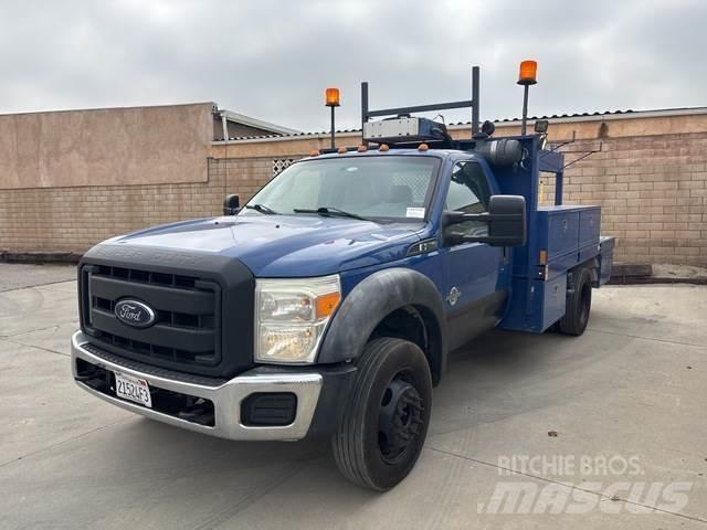 Ford F-550 Pick-upy / Pojazdy z otwieranymi burtami