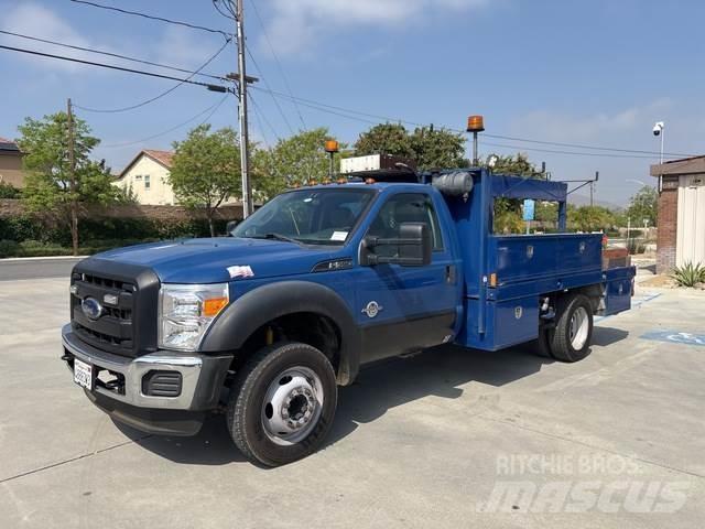 Ford F-550 Pick-upy / Pojazdy z otwieranymi burtami