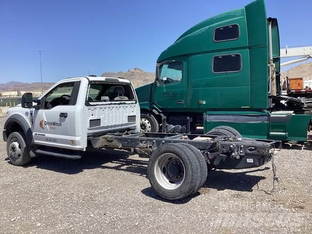 Ford F-550 Kabiny i wnętrze