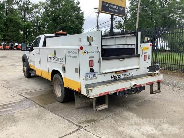 Ford F-550 Pojazdy komunalne