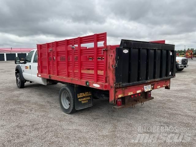 Ford F-550 Ciężarówki typu Platforma / Skrzynia