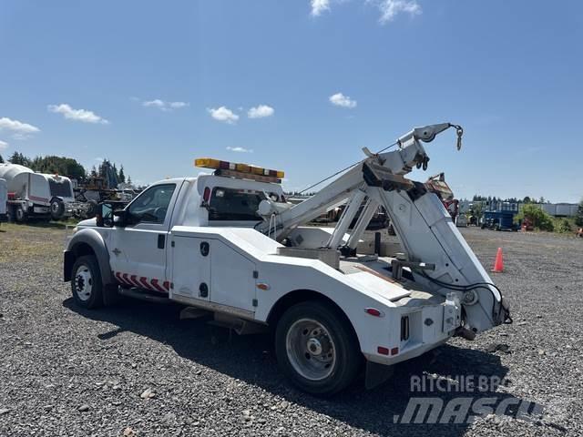 Ford F-550 Samochody ratownicze pomocy drogowej