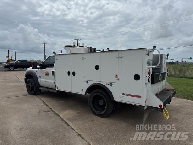 Ford F-550 Pojazdy komunalne