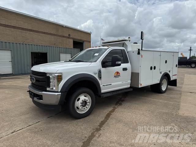 Ford F-550 Pojazdy komunalne