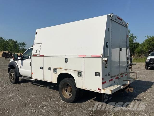 Ford F-550 Pick-upy / Pojazdy z otwieranymi burtami