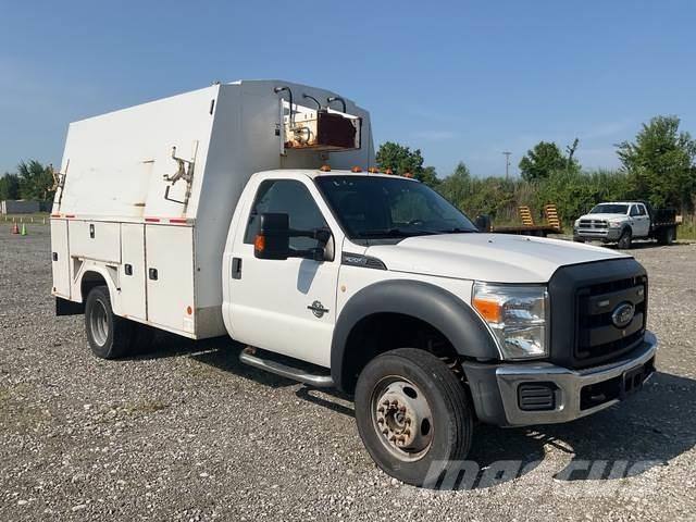 Ford F-550 Pick-upy / Pojazdy z otwieranymi burtami