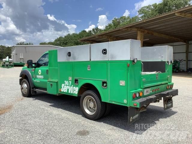 Ford F-550 Pojazdy komunalne