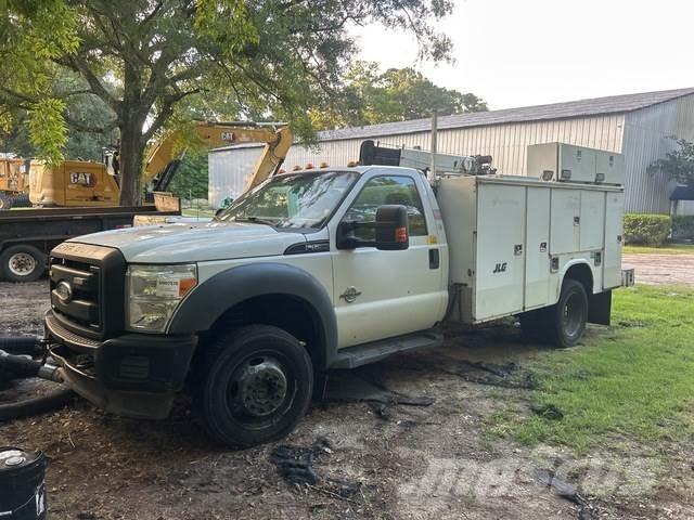 Ford F-550 Pojazdy komunalne