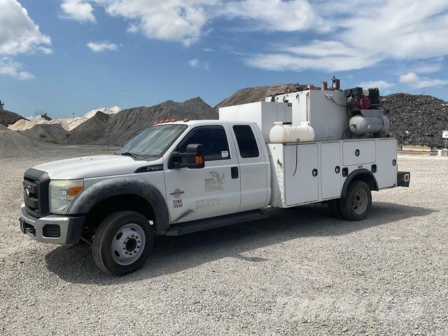 Ford F-550 Cysterna