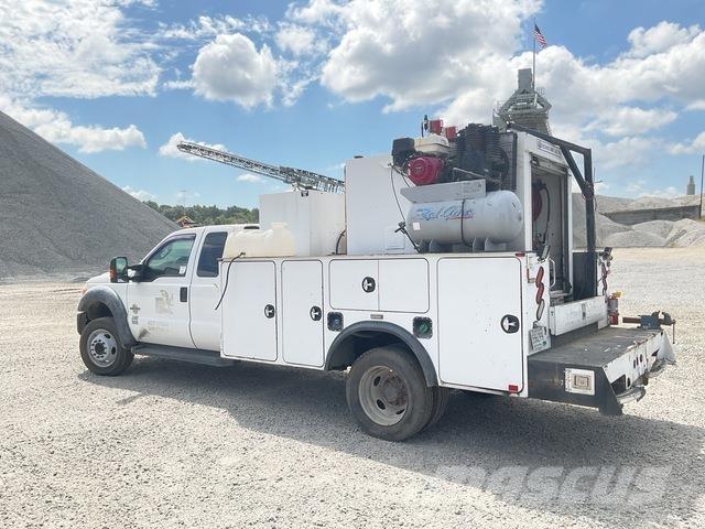 Ford F-550 Cysterna