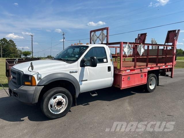 Ford F-550 Ciężarówki typu Platforma / Skrzynia
