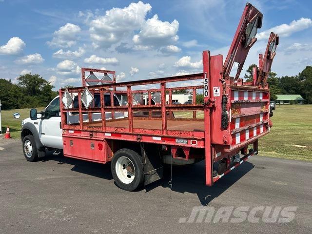 Ford F-550 Ciężarówki typu Platforma / Skrzynia
