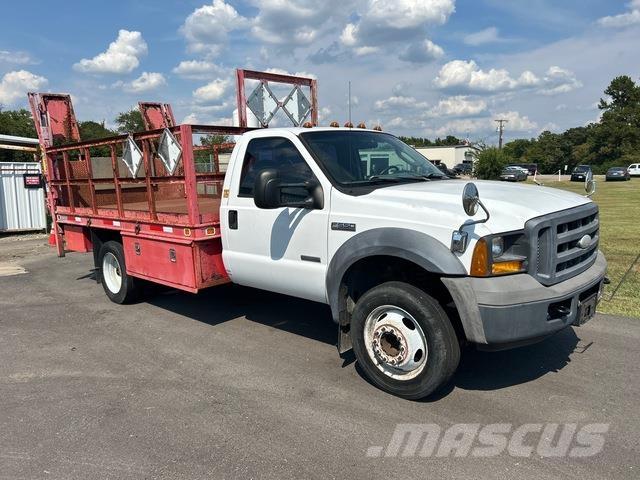 Ford F-550 Ciężarówki typu Platforma / Skrzynia