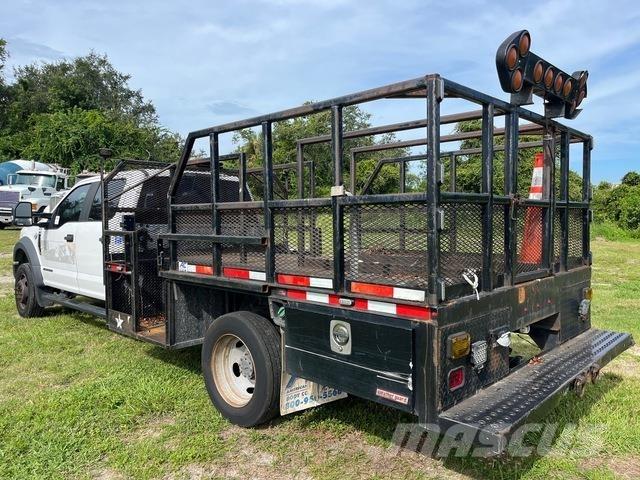 Ford F-550 Pick-upy / Pojazdy z otwieranymi burtami