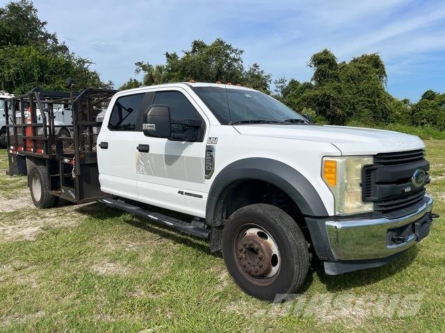 Ford F-550 Pick-upy / Pojazdy z otwieranymi burtami