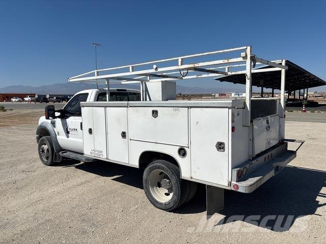 Ford F-550 Pick-upy / Pojazdy z otwieranymi burtami