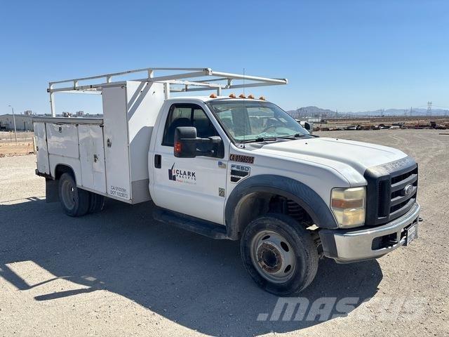 Ford F-550 Pick-upy / Pojazdy z otwieranymi burtami