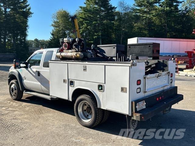 Ford F-550 Pick-upy / Pojazdy z otwieranymi burtami