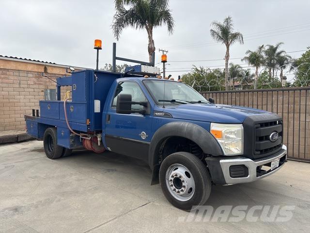 Ford F-550 Pick-upy / Pojazdy z otwieranymi burtami