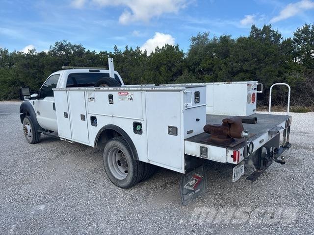 Ford F-550 Pick-upy / Pojazdy z otwieranymi burtami