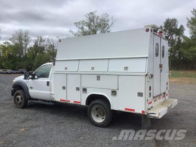 Ford F-550 Pick-upy / Pojazdy z otwieranymi burtami