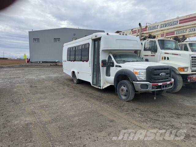 Ford F-550 Minibusy
