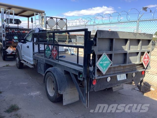 Ford F-550 Ciężarówki typu Platforma / Skrzynia