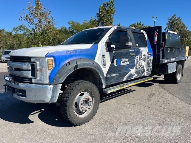 Ford F-550 Ciężarówki typu Platforma / Skrzynia