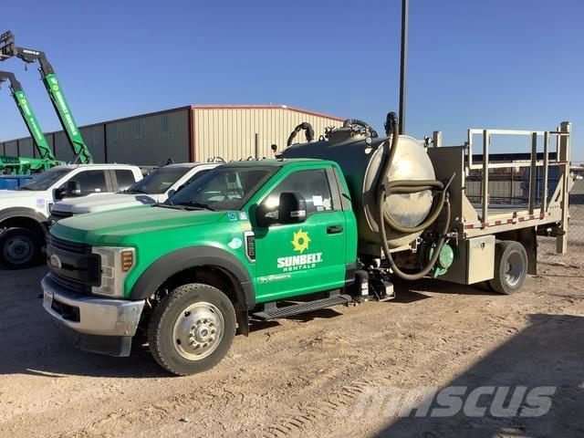 Ford F-550 Ciężarówki typu Platforma / Skrzynia