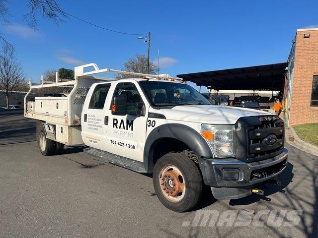 Ford F-550 Ciężarówki typu Platforma / Skrzynia