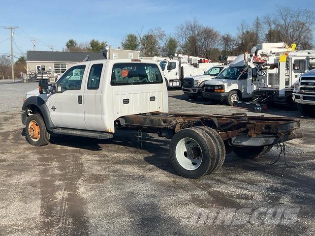 Ford F-550 Kabiny i wnętrze