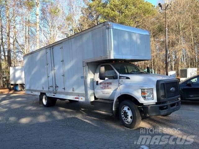 Ford F-650 Samochody ciężarowe ze skrzynią zamkniętą