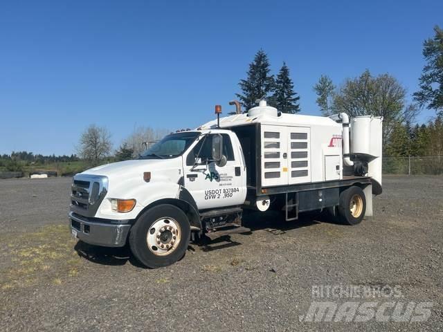 Ford F-650 Koparki gąsienicowe