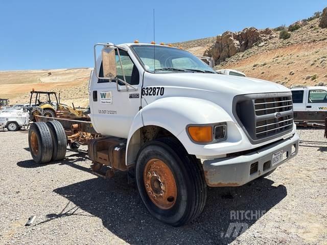 Ford F-650 Kabiny i wnętrze