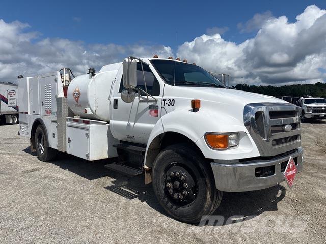 Ford F-650 Cysterna