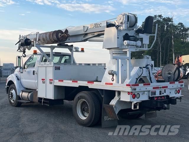 Ford F-750 Wiertnice samochodowe