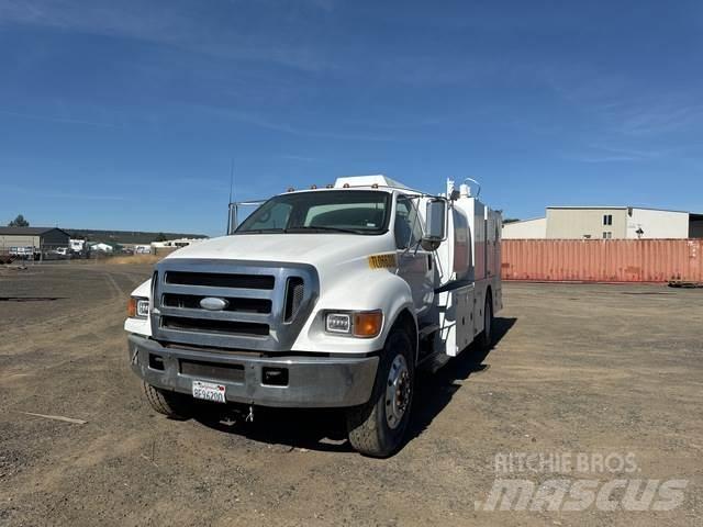 Ford F-750 Cysterna