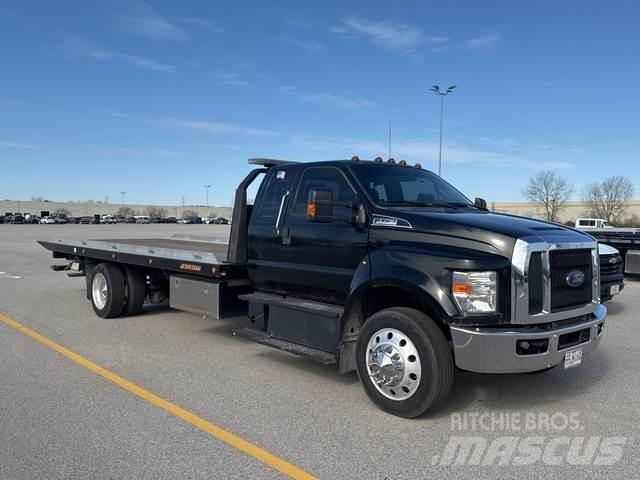 Ford F-750 Samochody ratownicze pomocy drogowej