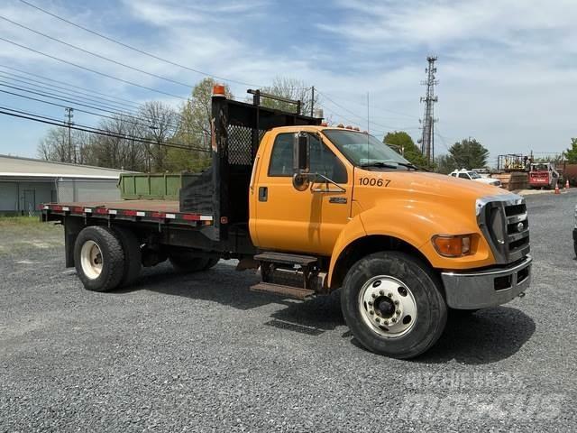 Ford F-750 Ciężarówki typu Platforma / Skrzynia