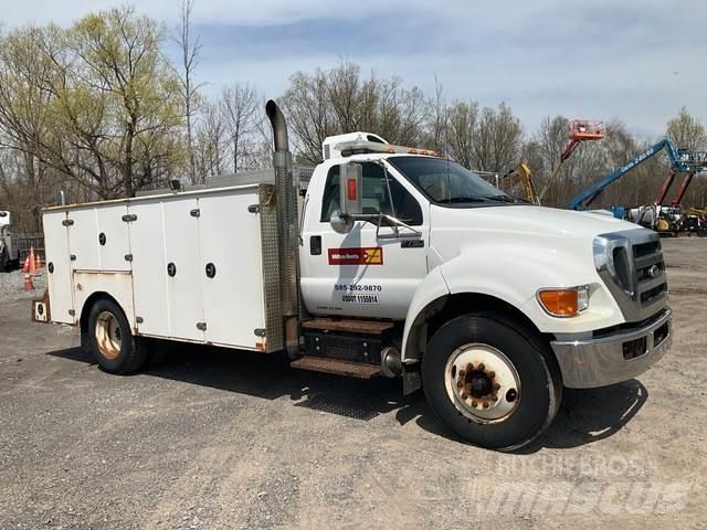 Ford F-750 Pojazdy komunalne