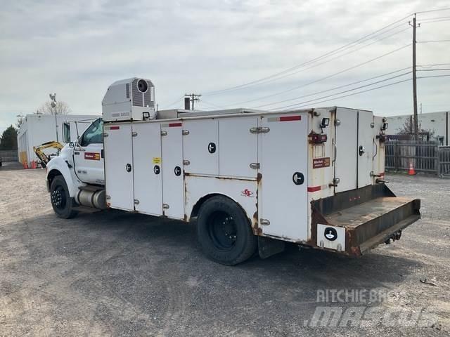 Ford F-750 Pojazdy komunalne
